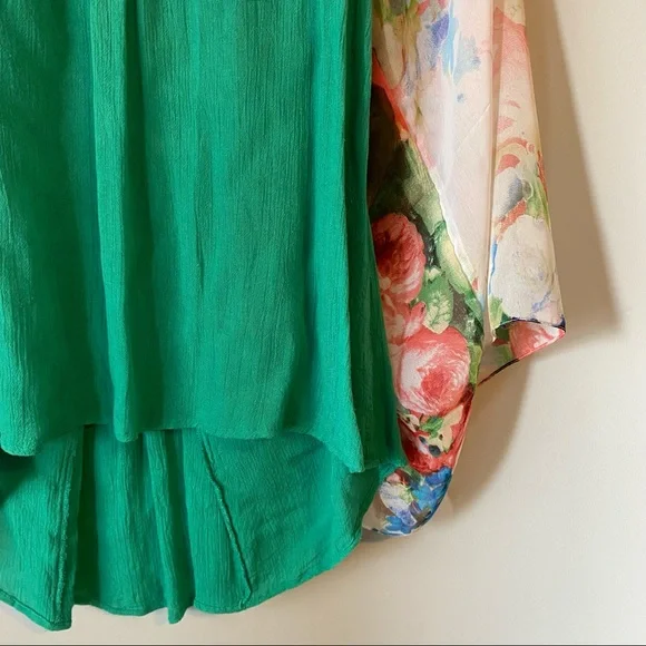 Ellemairco women’s boho bespoke flowy high low green floral crochet blouse - Med - Picture 4 of 13